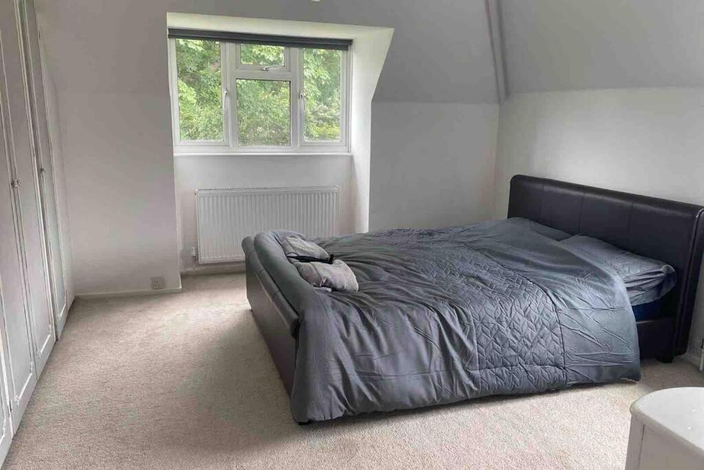 Lovely Cottage In The Heart Of Shirley- Croydon Extérieur photo